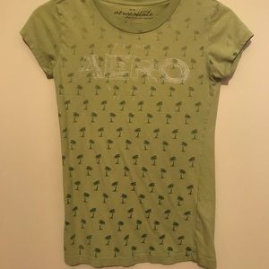 COMFY TEE with a cute palm tree design!